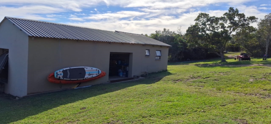 4 Bedroom Property for Sale in Sunrise On Sea Eastern Cape